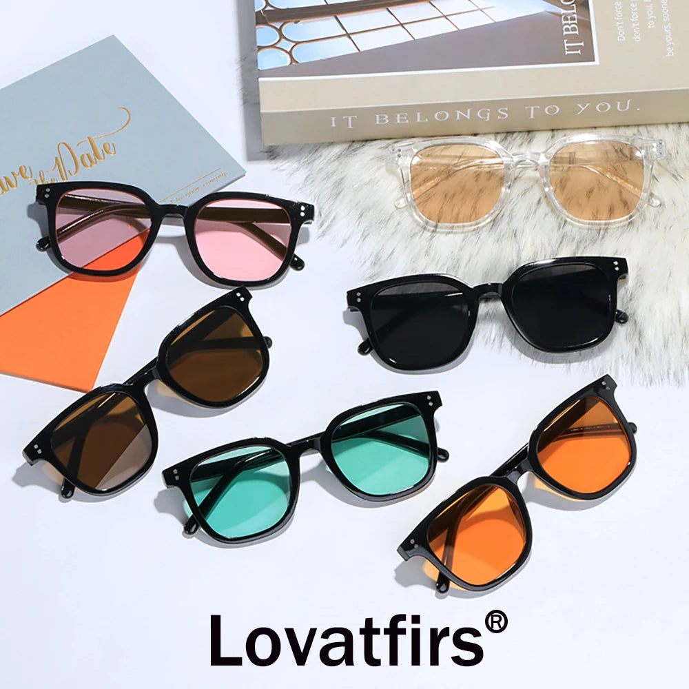 Lot de 9 lunettes de soleil carrées de chez 605 Visions
